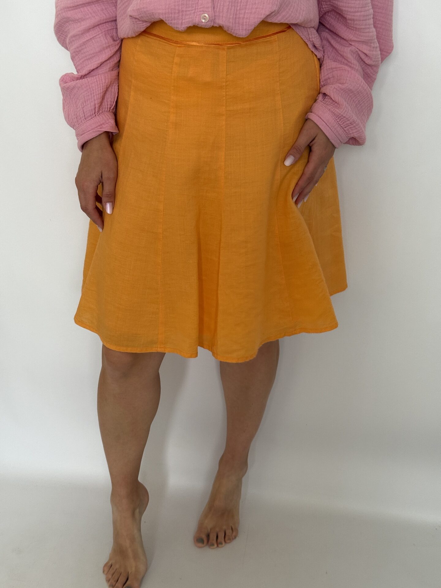 Fustă din in, croi larg, cu pense, model feminin, închidere cu fermoar, portocalie - H&M