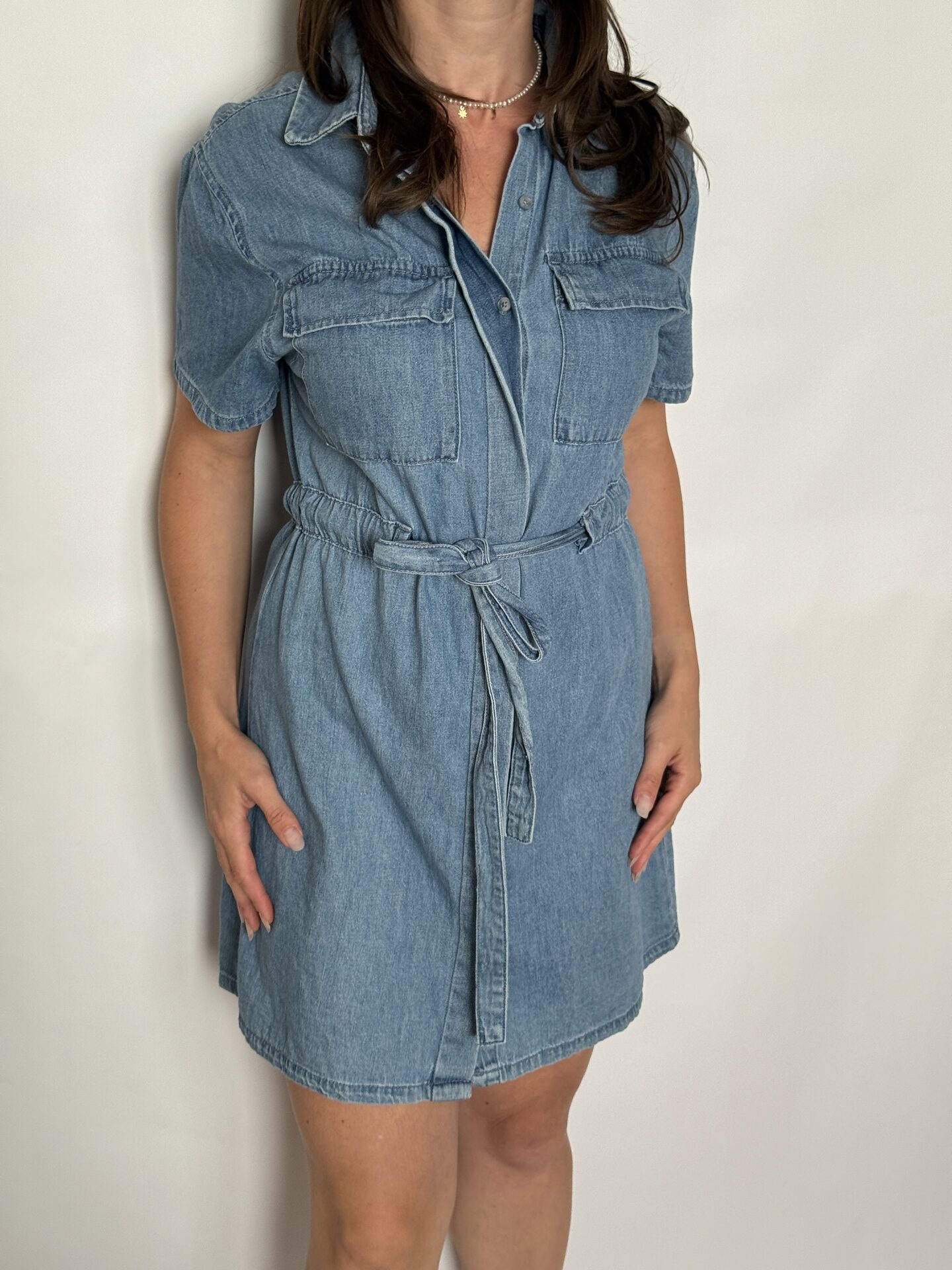 Rochie din denim de bumbac, textură moale și lejeră, cu mânecă scurtă, talie ajustabilă cu șnur, albastră - Denim & Co.
