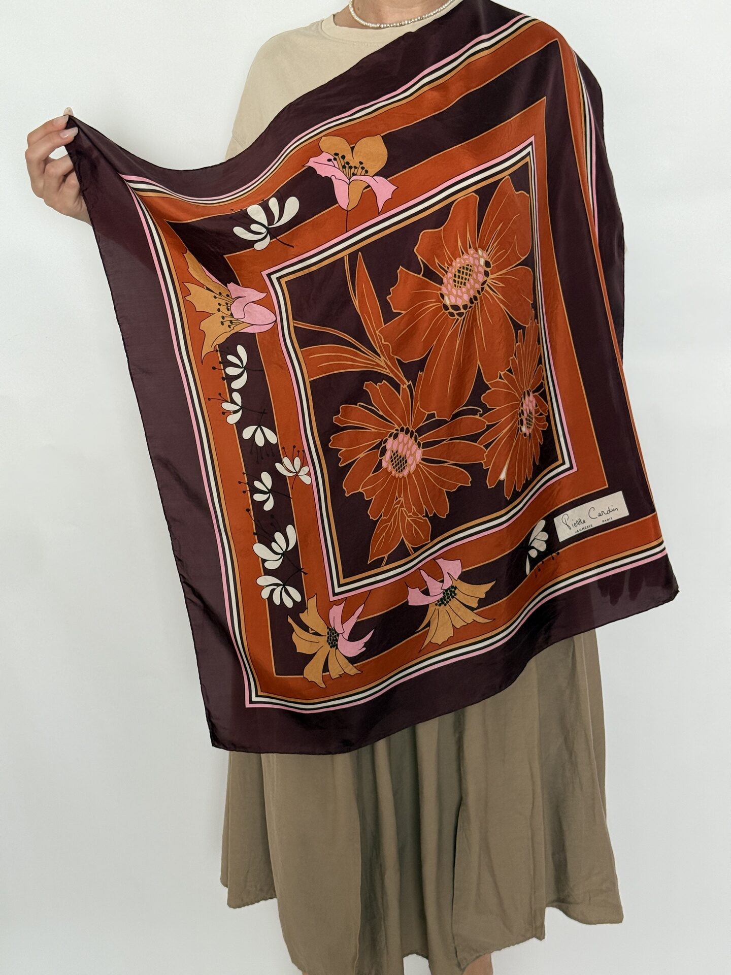 Eșarfă din mătase naturală extrafină, print floral de toamnă, în nuanțe de maro și roz - Pierre Cardin, Paris, brand luxury