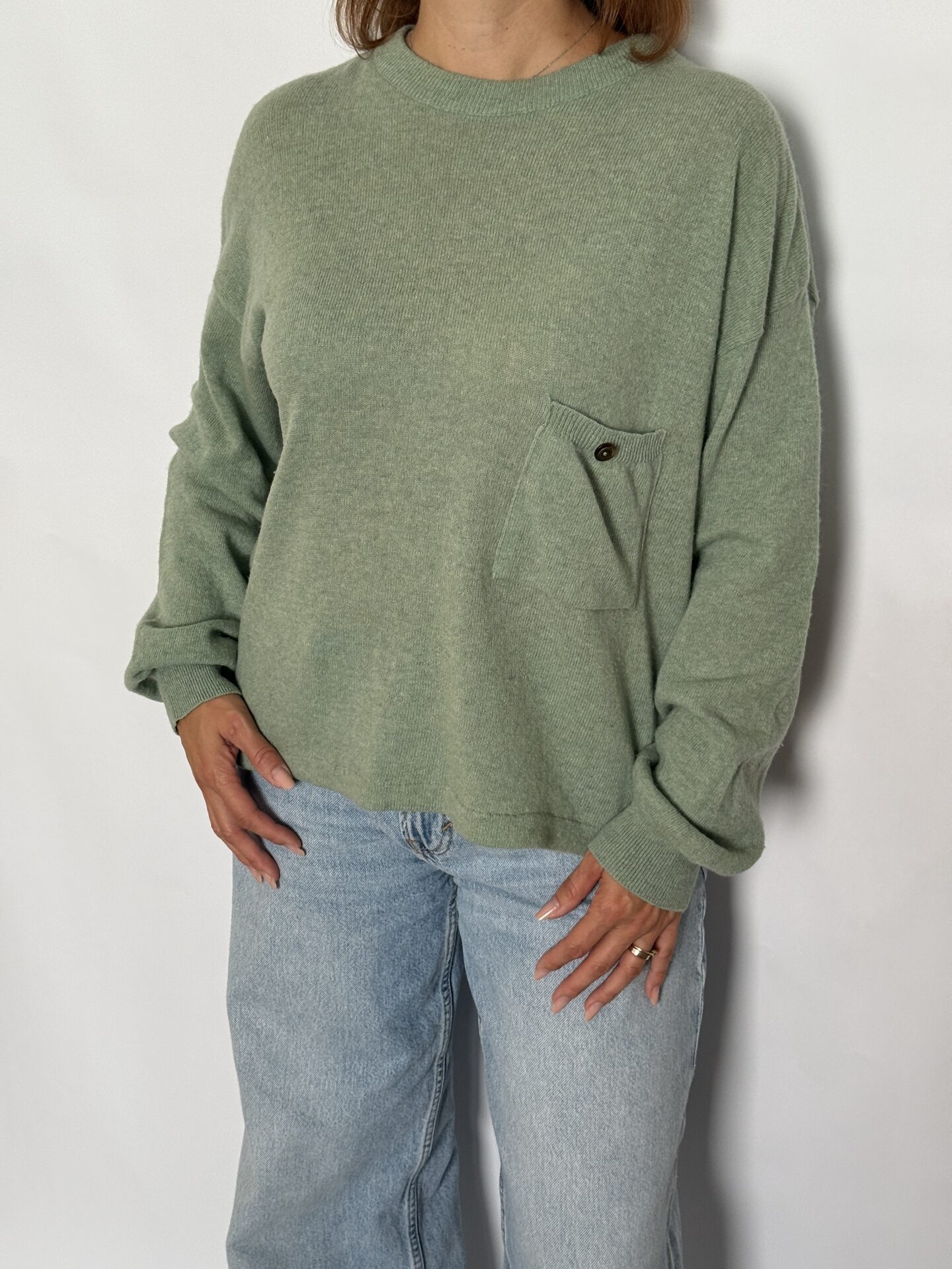 Pulover din lână, croi larg, cu buzunar la piept, model basic, verde - Jennifer Collection