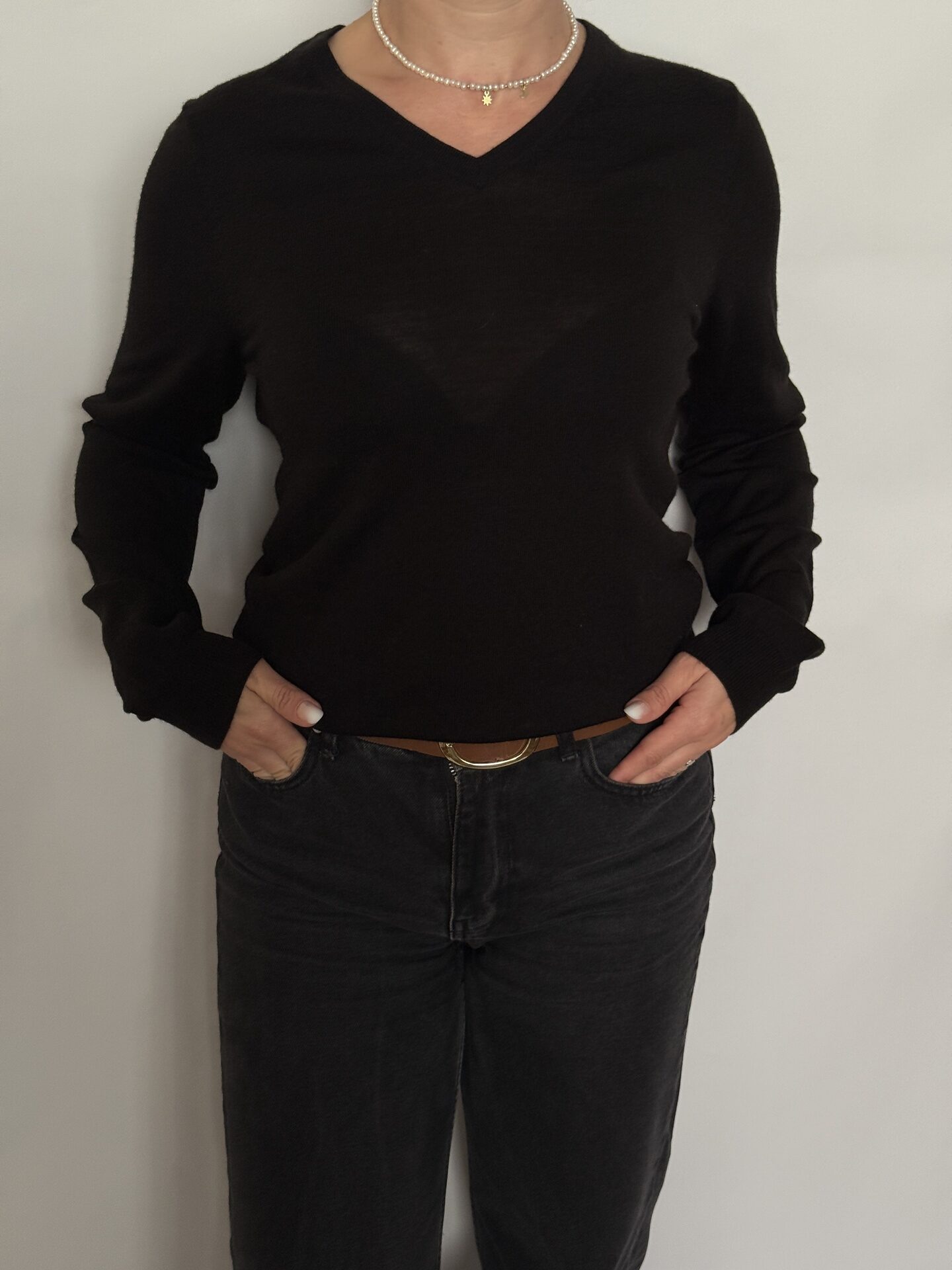 Pulover din lână merinos, textură extrafină, subțire, cu decolteu în anchior, model basic, negru - H&M