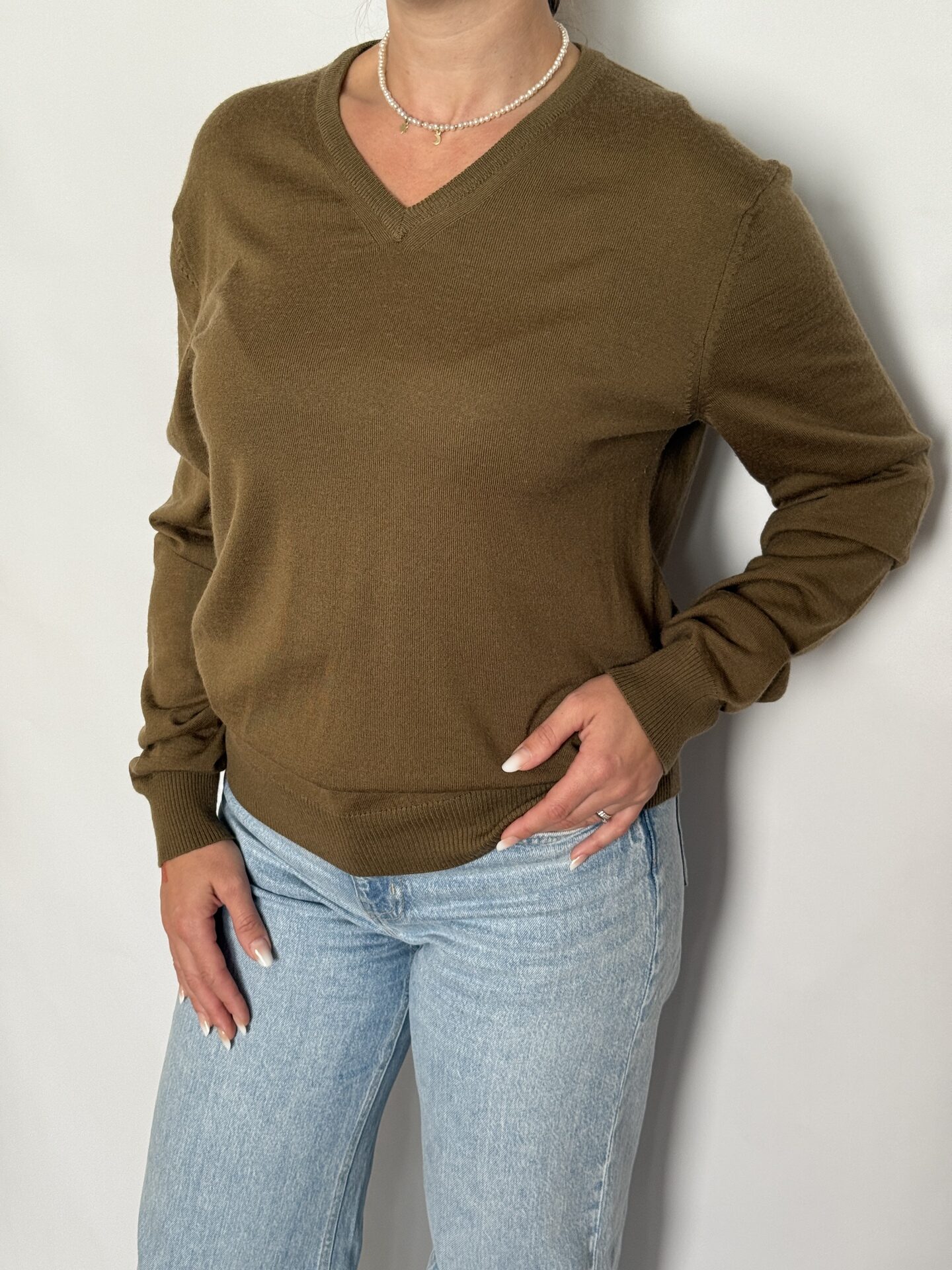 Pulover din amestec de lână, croi drept, lejer, cu decolteu în anchior, model basic, maro, unisex