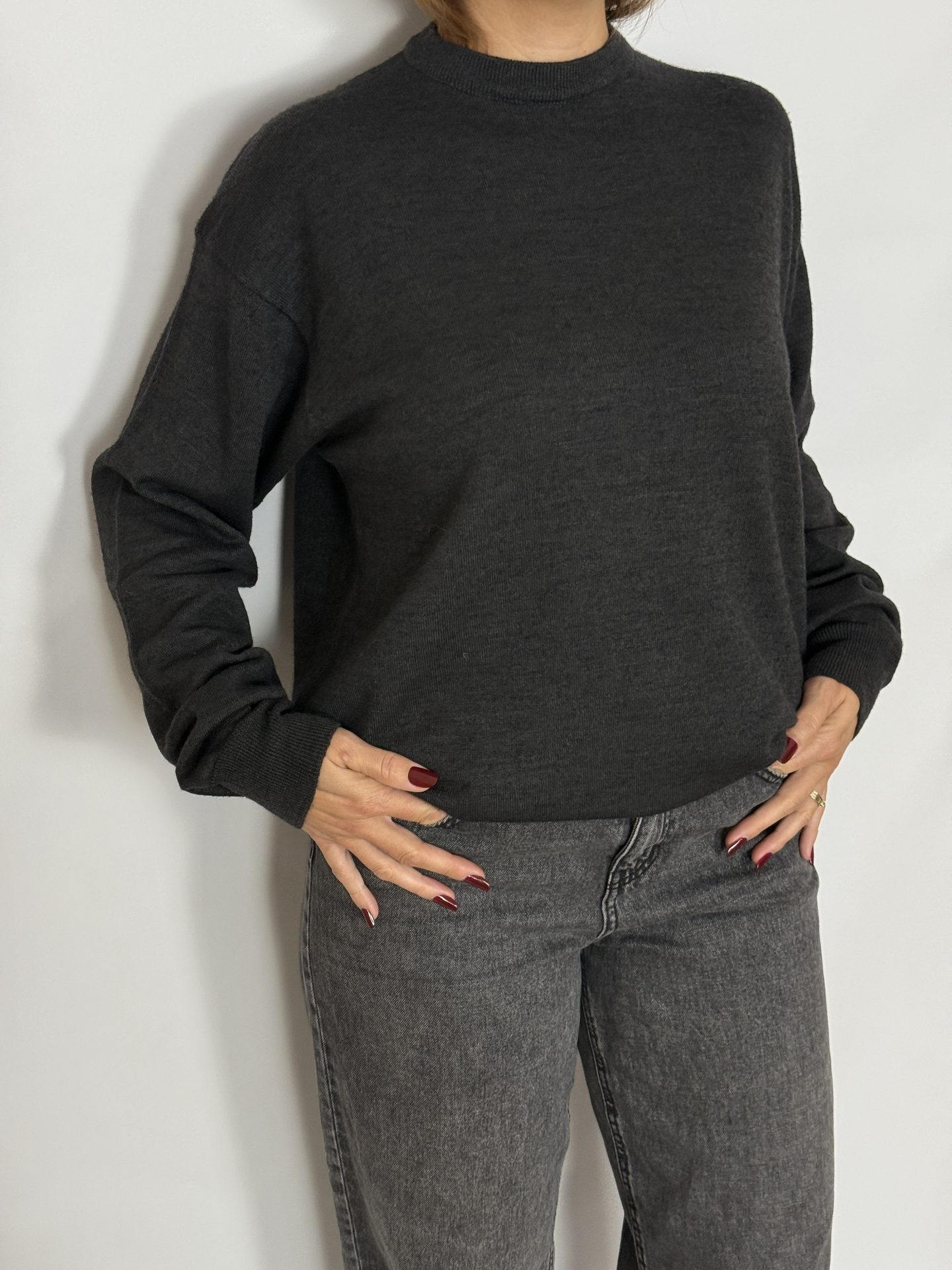 Pulover din lână, croi lejer, cu decolteu rotund la baza gâtului, model basic, unisex, gri - Rothschild