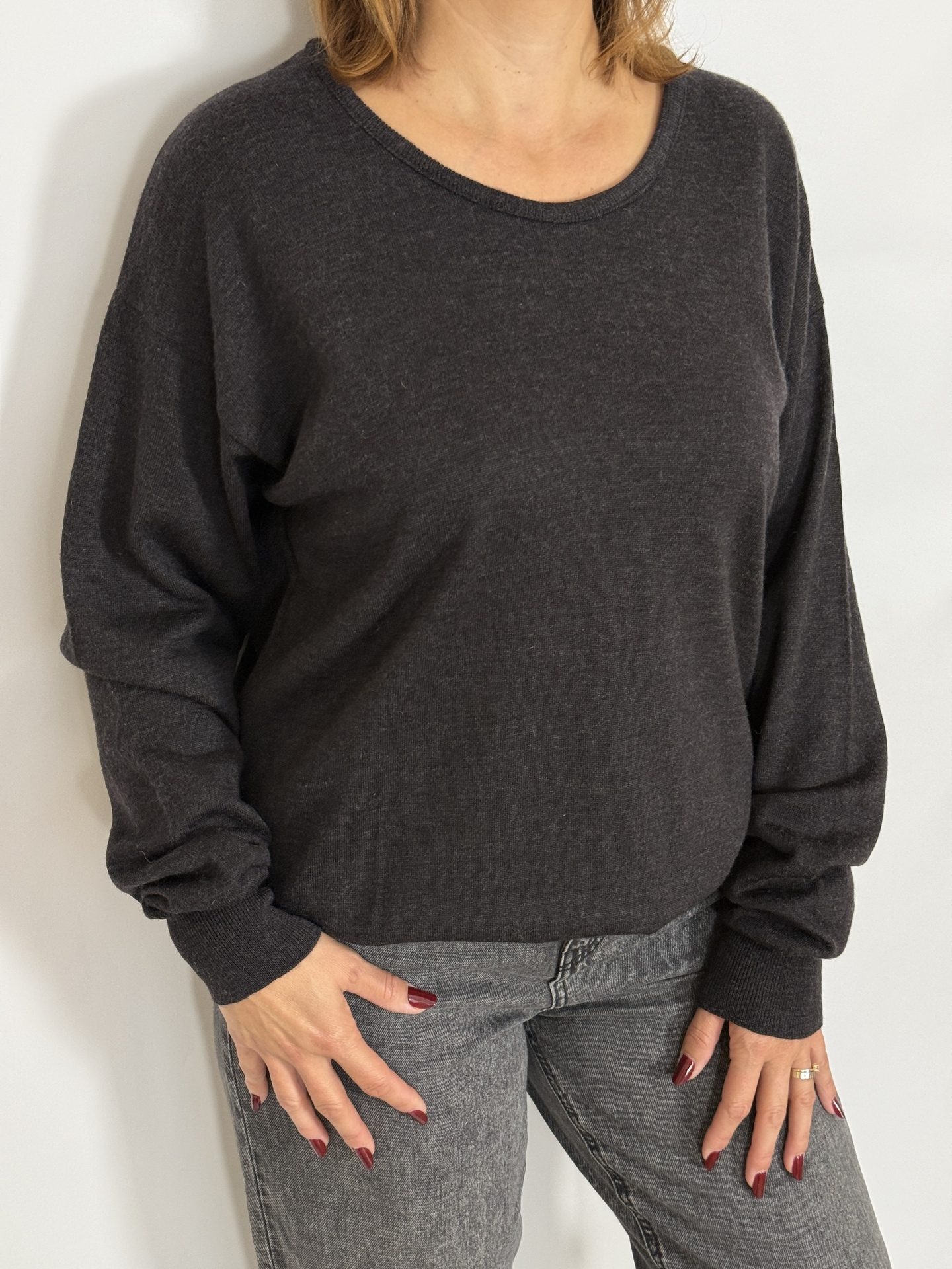 Pulover din lână certificată, croi lejer, cu decolteu rotund, model basic, unisex, gri charcoal - Pierre Marcel